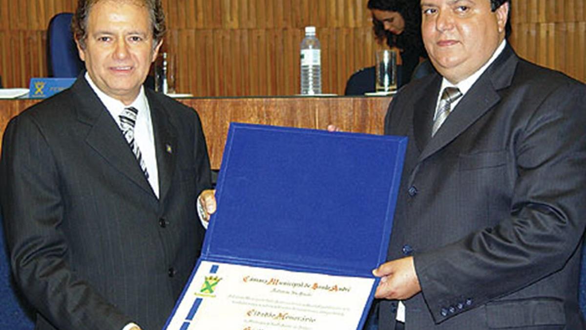 Veja fotos da homenagem a Guilherme Paulus