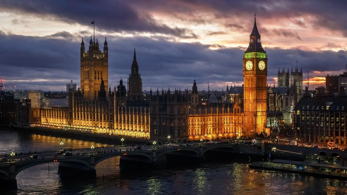 Capitol of england. Климат Лондона. Альбион Великобритания. Великобритания красивые места. Солнечный Лондон.