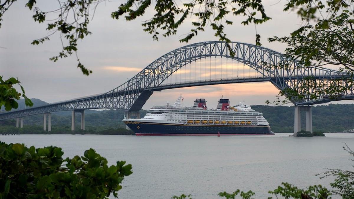 Cruzeiro pelo Canal do Panamá no Disney Wonder: a viagem da