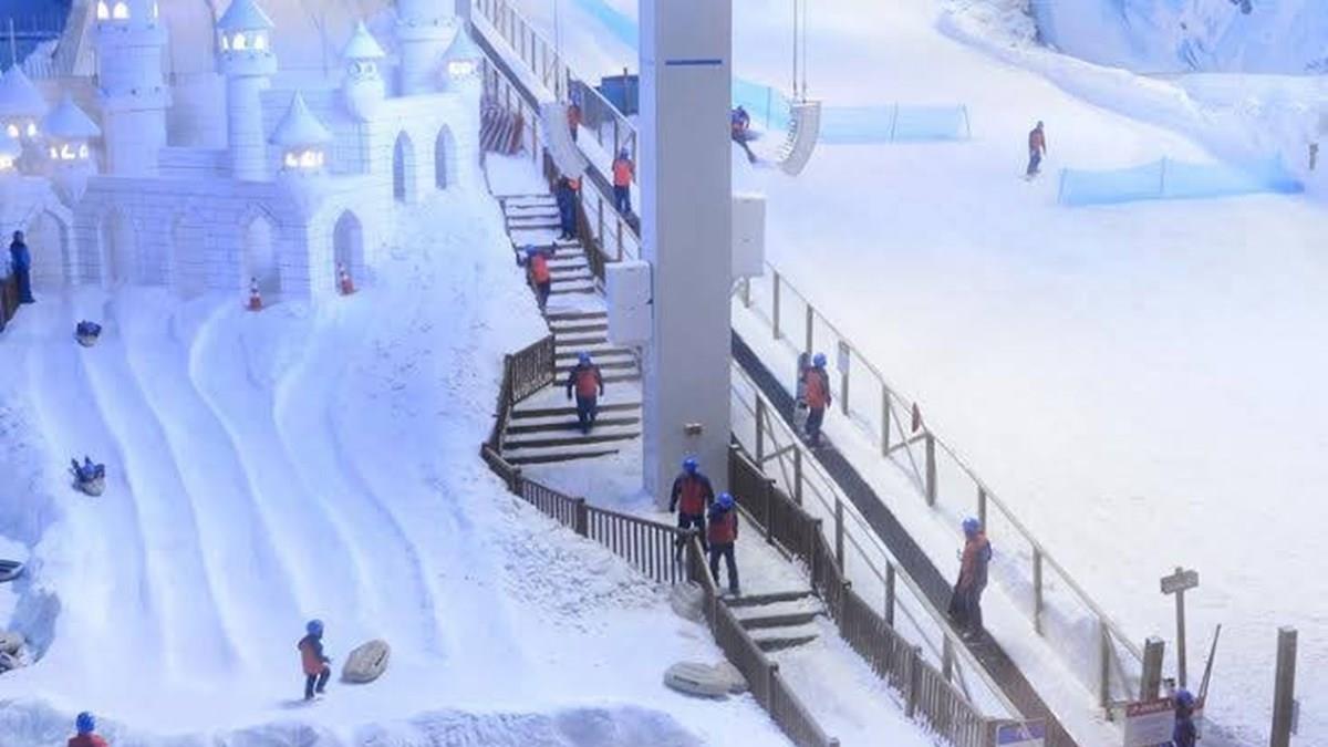 Snowland: como é o parque temático de neve em Gramado