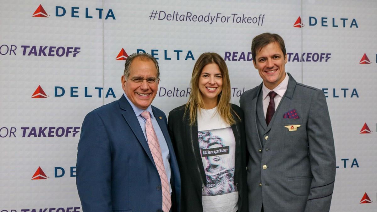 Experimentamos o novo uniforme da Delta; veja como ficou