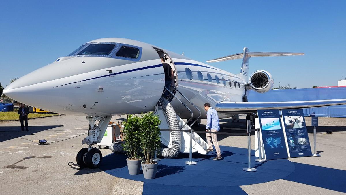 Por dentro dos aviões: 35 fotos de aeronaves expostas na Labace