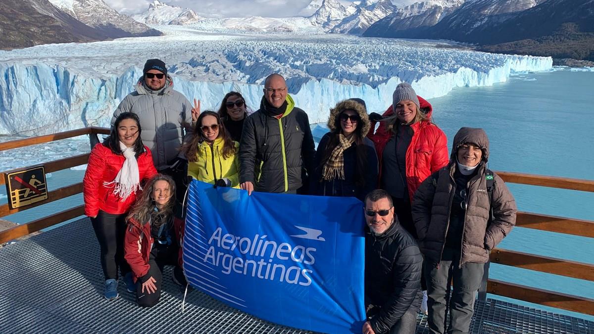 Brasileiros vão ao glaciar Perito Moreno em famtur da Aerolíneas