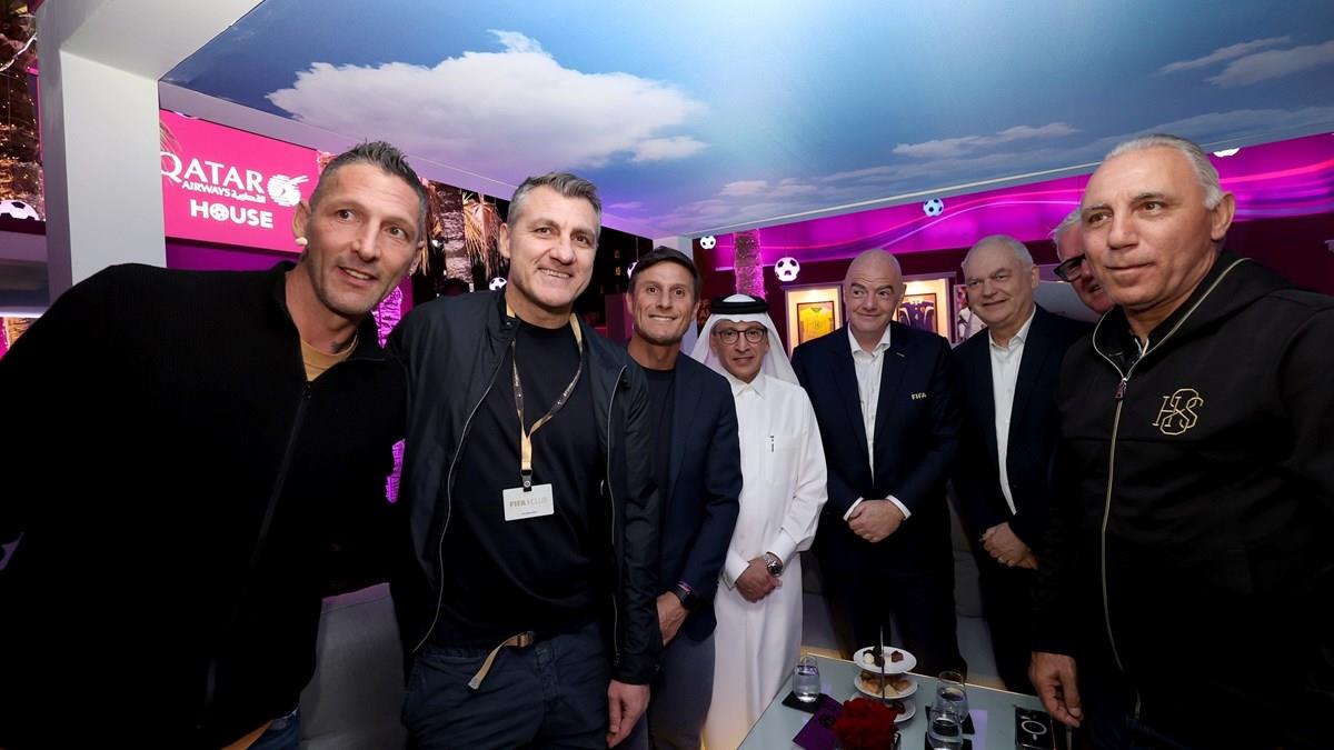 Qatar Airways homenageia jogadores de futebol em evento no Hyatt Regency