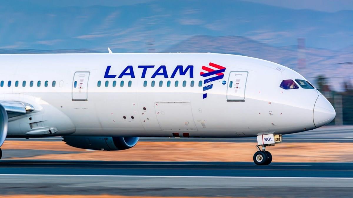 Latam transporta 30 milhões de passageiros no Brasil em 2023 e supera em  16% o volume de 2022