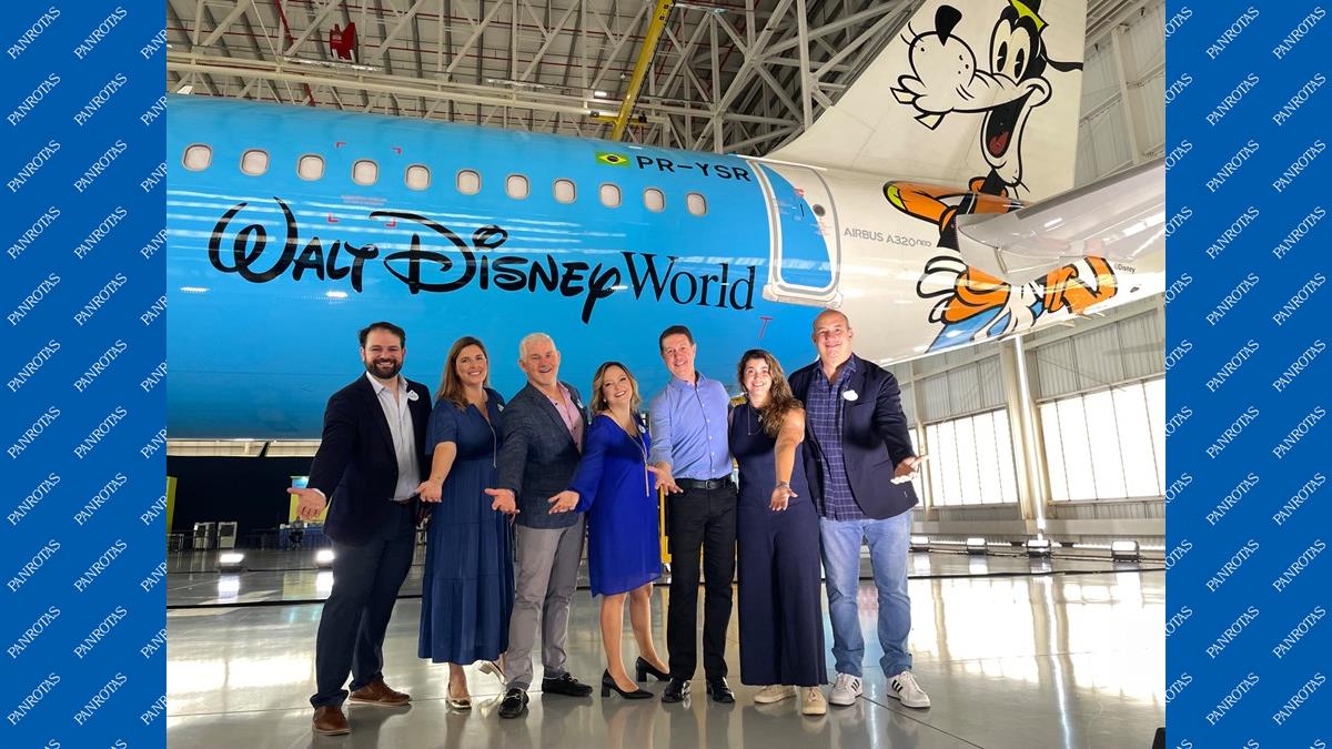 Pateta nas Nuvens! Azul e Disney apresentam 5º avião da Frota Mágica