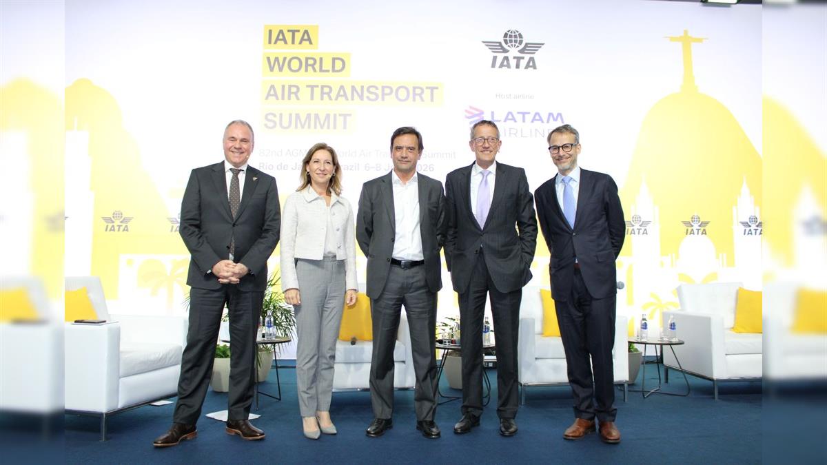 Painel Iata de CEOs debate alta do QAV, excesso de regulação e demais desafios globais