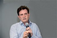 Trade pede segurança e eventos ao candidato Crivella