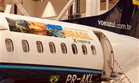 Azul adesiva aeronaves para promover Turismo doméstico