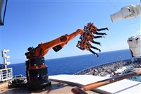 Diretores da MSC desafiam o Robotron, no MSC Seascape