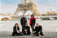 Accor surpreende convidados com ensaio fotográfico na Torre Eiffel; confira resultado