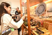 Na sede da Ancoradouro, agentes conhecem Sala 120 do Museu do Turismo; fotos