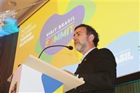 Freixo projeta 8 milhões de turistas internacionais no Brasil em 2025