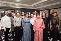 Teresa Perez inicia famtour na Europa a bordo no Seven Seas Grandeur; veja fotos