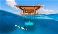 Conheça o quarto submerso em resort paradisíaco
