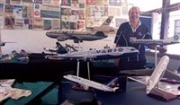 Ex-piloto da Varig mantém acervo raro da aérea