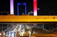 Militares turcos tomam pontos de Ancara e Istambul