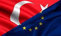 Turquia ameaça UE após bloco adiar isenção de visto