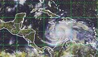 Furacão Matthew já causa mortes e destruição no Haiti Furacão Matthew já causa mortes e destruição no Haiti