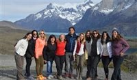 Brasileiras exploram glacial na Patagônia do Chile; fotos