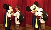 Jovem deficiente visual se emociona com Mickey; vídeo