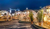 Bar em Londres instala iglus transparentes na varanda