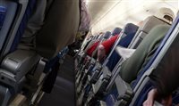 Estudo da FAA não vê espaço entre assentos como risco à segurança