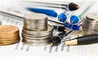 BC surpreende e reduz taxa de juros para 13% ao ano BC surpreende e reduz taxa de juros para 13% ao ano
