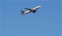 Em alta, Lufthansa tem  Em alta, Lufthansa tem