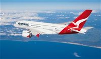 Homem tenta abrir porta de avião durante voo e é preso Homem tenta abrir porta de avião durante voo e é preso