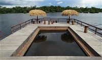 Hotel lança piscina flutuante em rio na Amazônia; conheça