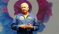 Ex-piloto da Nasa fala sobre missões e Turismo  Ex-piloto da Nasa fala sobre missões e Turismo