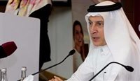 CEO da Qatar se retrata por insulto a comissárias de bordo