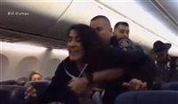 Mulher é retirada à força de voo da Southwest; vídeo Mulher é retirada à força de voo da Southwest; vídeo