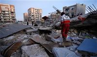Terremoto no Irã mata mais de 340; presidente pede ajuda Terremoto no Irã mata mais de 340; presidente pede ajuda