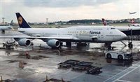 Lufthansa: avião com pintura 