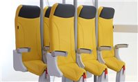 Empresa cria assentos de avião em que se pode viajar de pé