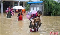 Chuvas deixam 16 mortos e 100 mil evacuados na China