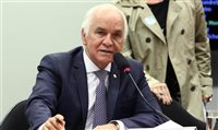 Comissão aprova isenção de taxas de passaporte para idosos Comissão aprova isenção de taxas de passaporte para idosos