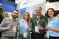 Abreu Online promove coquetel com vinho na Abav; fotos