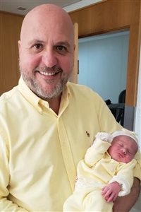 Nasce Valentina, primeira neta de Carlos Vazquez (Esferatur) Nasce Valentina, primeira neta de Carlos Vazquez (Esferatur)