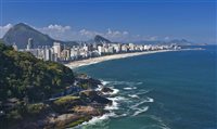 Conforto e lazer no único hotel pé na areia do Rio