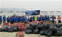 Sea World leva agentes para dia de limpeza no Guarujá (SP)