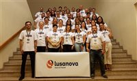 Lusanova reúne equipes das bases nacionais em convenção Lusanova reúne equipes das bases nacionais em convenção