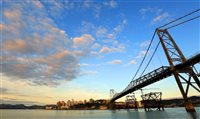 Florianópolis cancela queima de fogos no Ano Novo; cascata da ponte fica
