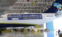 Avião da Azul leva oxigênio para Manaus, enquanto Índia não libera vacina