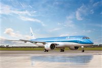KLM recebe seu primeiro Embraer E2; veja fotos