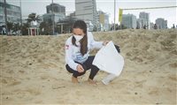 Orla Rio promove mutirão de limpeza na praia do Leblon
