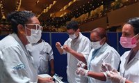 Tripulantes de navios recebem 3ª dose contra a covid-19 em Santos Tripulantes de navios recebem 3ª dose contra a covid-19 em Santos
