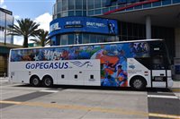 GoPegasus inaugura ônibus com a temática do Orlando Magic